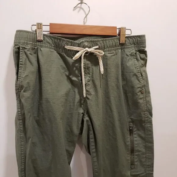 Vuori Ripstop Women's size Medium activewear hiking casual 28" inseam army green - Picture 5 of 9